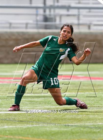 Thumbnail 2 in Rio Americano vs. Manteca (CIF SJS D3 Final) photogallery.