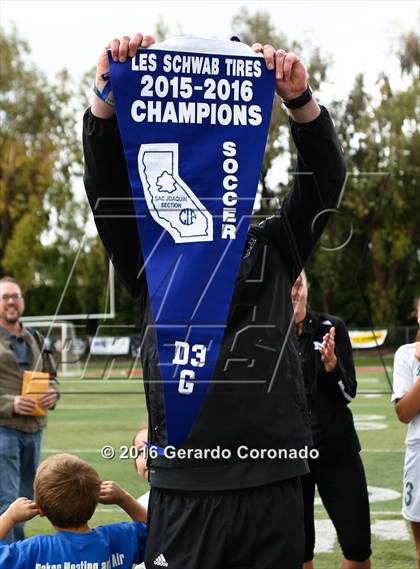 Thumbnail 3 in Rio Americano vs. Manteca (CIF SJS D3 Final) photogallery.