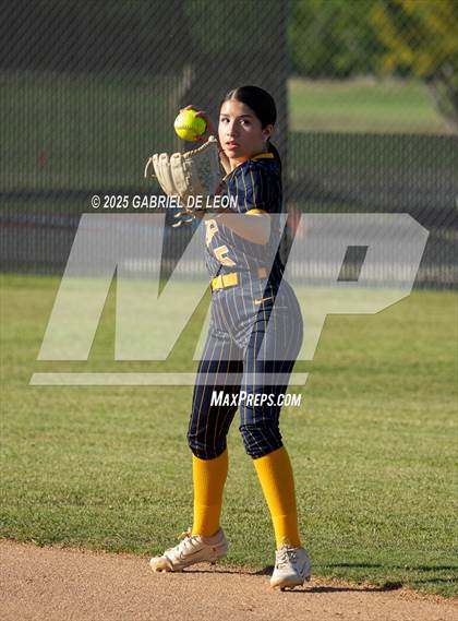 Thumbnail 3 in Lopez @ Harlingen South photogallery.