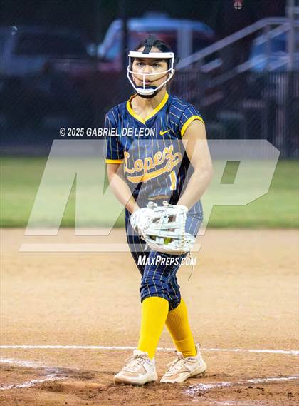 Thumbnail 2 in Lopez @ Harlingen South photogallery.