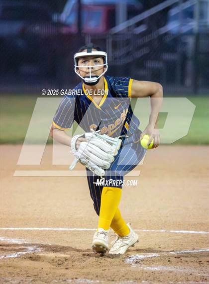 Thumbnail 2 in Lopez @ Harlingen South photogallery.
