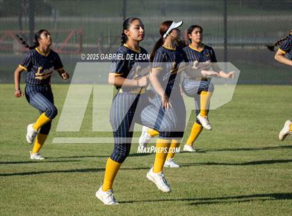 Thumbnail 2 in Lopez @ Harlingen South photogallery.