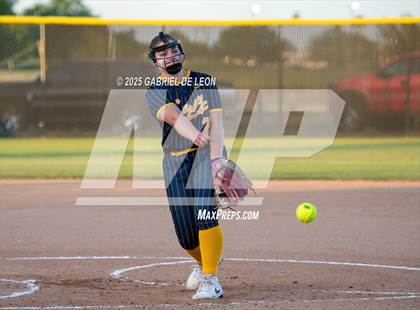 Thumbnail 2 in Lopez @ Harlingen South photogallery.