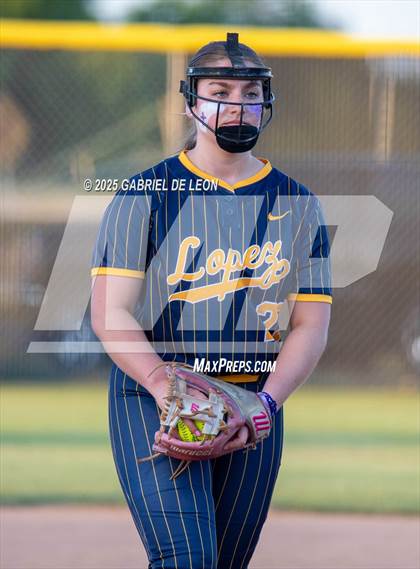 Thumbnail 3 in Lopez @ Harlingen South photogallery.