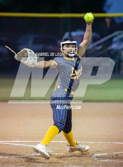 Thumbnail 3 in Lopez @ Harlingen South photogallery.