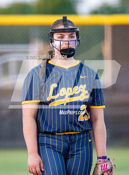 Thumbnail 3 in Lopez @ Harlingen South photogallery.