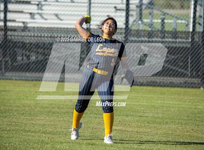 Thumbnail 2 in Lopez @ Harlingen South photogallery.