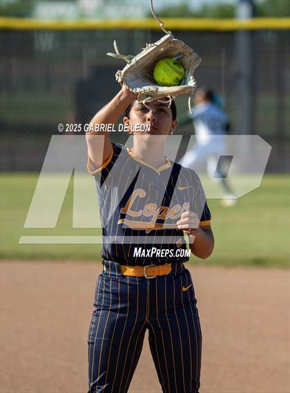 Thumbnail 3 in Lopez @ Harlingen South photogallery.