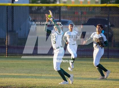 Thumbnail 3 in Lopez @ Harlingen South photogallery.