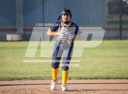 Thumbnail 1 in Lopez @ Harlingen South photogallery.