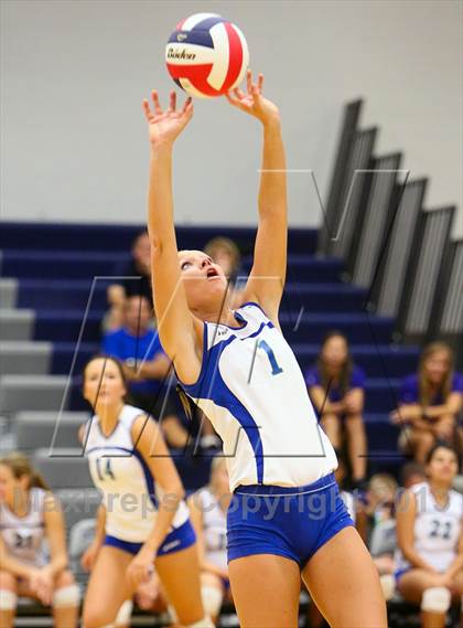 Thumbnail 2 in Blue Springs South vs. Blue Valley Northwest photogallery.