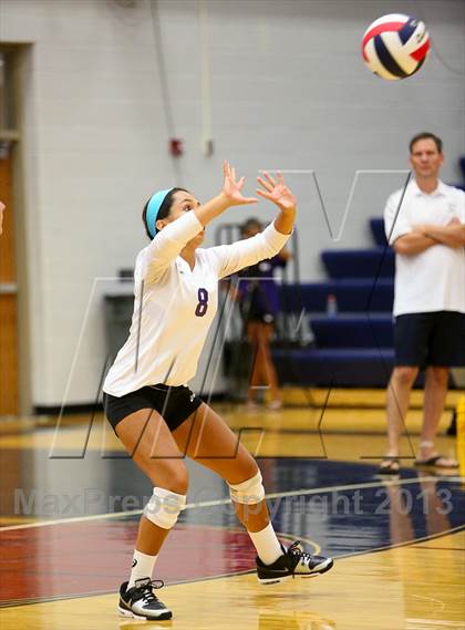 Thumbnail 1 in Blue Springs South vs. Blue Valley Northwest photogallery.