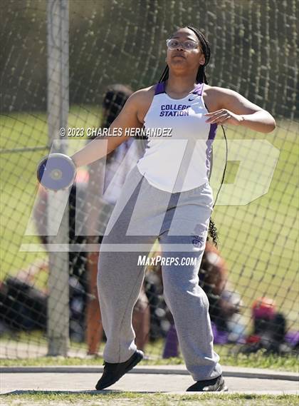 Thumbnail 1 in College Station Cougar Relays (Shotput, Discus, Pole Vault) photogallery.