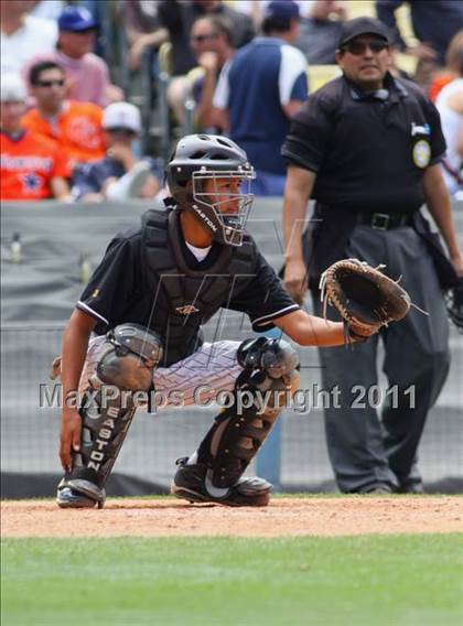 Thumbnail 2 in Chatsworth vs. San Fernando (CIF LACS D1 Final) photogallery.