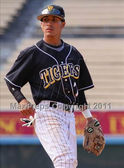 Thumbnail 2 in Chatsworth vs. San Fernando (CIF LACS D1 Final) photogallery.