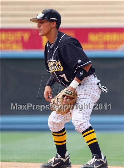 Thumbnail 1 in Chatsworth vs. San Fernando (CIF LACS D1 Final) photogallery.
