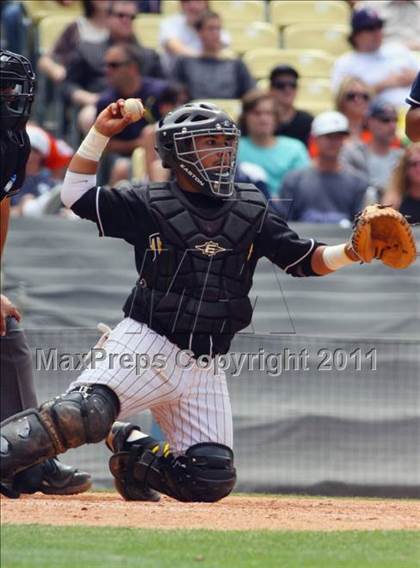 Thumbnail 2 in Chatsworth vs. San Fernando (CIF LACS D1 Final) photogallery.