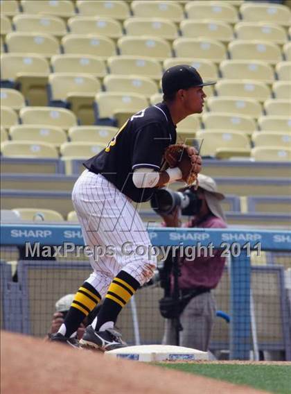 Thumbnail 2 in Chatsworth vs. San Fernando (CIF LACS D1 Final) photogallery.
