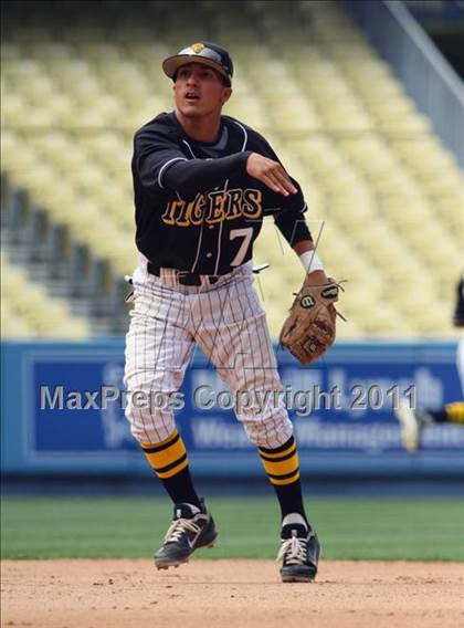Thumbnail 2 in Chatsworth vs. San Fernando (CIF LACS D1 Final) photogallery.