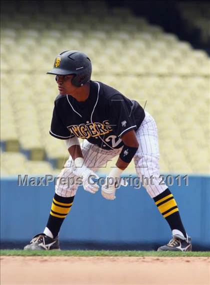 Thumbnail 1 in Chatsworth vs. San Fernando (CIF LACS D1 Final) photogallery.