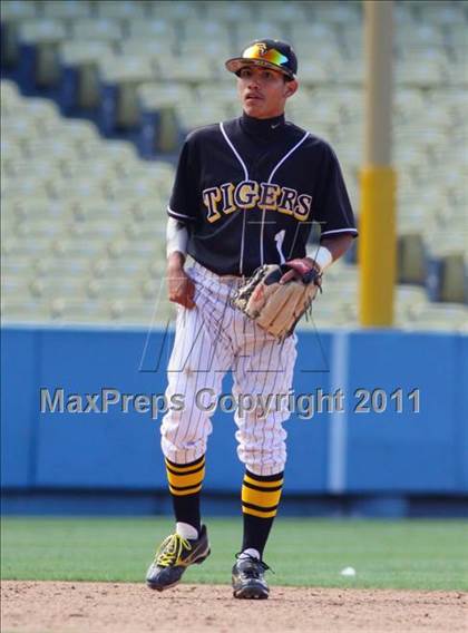 Thumbnail 1 in Chatsworth vs. San Fernando (CIF LACS D1 Final) photogallery.