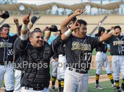 Thumbnail 3 in Chatsworth vs. San Fernando (CIF LACS D1 Final) photogallery.