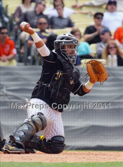 Thumbnail 2 in Chatsworth vs. San Fernando (CIF LACS D1 Final) photogallery.