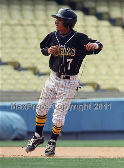 Thumbnail 1 in Chatsworth vs. San Fernando (CIF LACS D1 Final) photogallery.