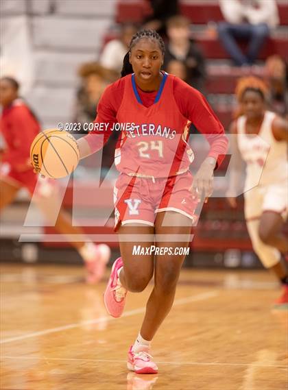 Thumbnail 2 in Veterans vs Baldwin (Hardwood Invitational) photogallery.