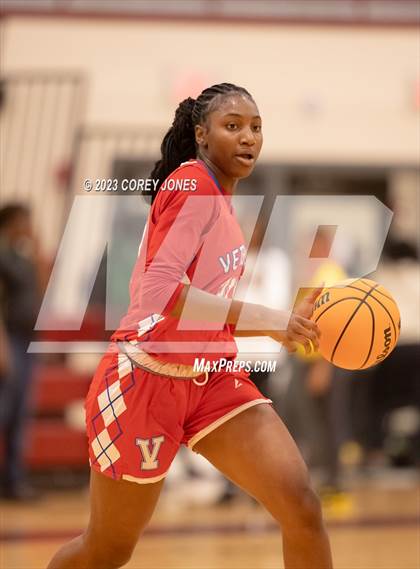 Thumbnail 2 in Veterans vs Baldwin (Hardwood Invitational) photogallery.