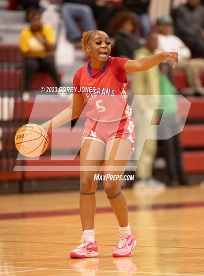 Thumbnail 2 in Veterans vs Baldwin (Hardwood Invitational) photogallery.