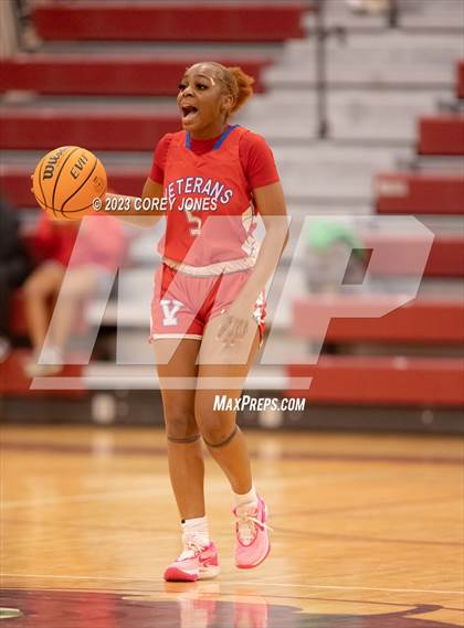 Thumbnail 1 in Veterans vs Baldwin (Hardwood Invitational) photogallery.