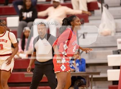 Thumbnail 1 in Veterans vs Baldwin (Hardwood Invitational) photogallery.