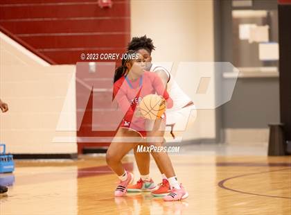 Thumbnail 2 in Veterans vs Baldwin (Hardwood Invitational) photogallery.