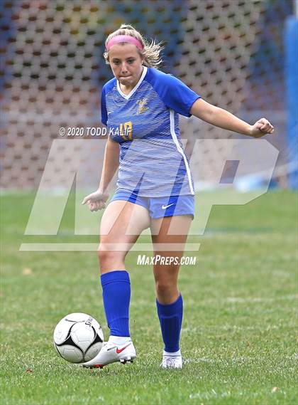 Thumbnail 2 in Stonington @ Bacon Academy photogallery.