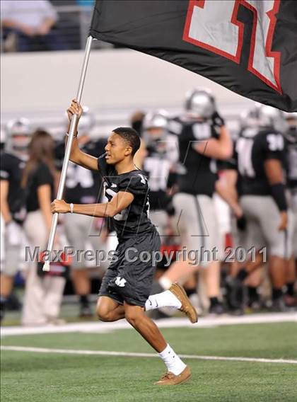 Thumbnail 3 in Martin vs. Midland (5A Division 1 Region 1 bi-district) photogallery.