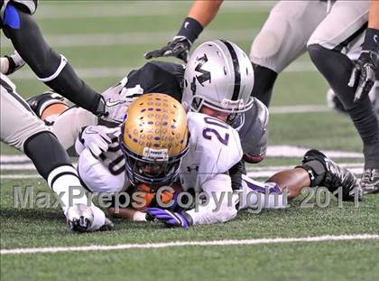 Thumbnail 2 in Martin vs. Midland (5A Division 1 Region 1 bi-district) photogallery.
