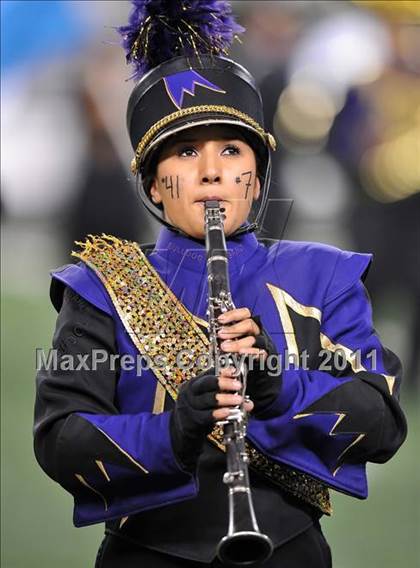 Thumbnail 1 in Martin vs. Midland (5A Division 1 Region 1 bi-district) photogallery.