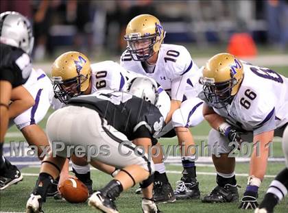 Thumbnail 1 in Martin vs. Midland (5A Division 1 Region 1 bi-district) photogallery.