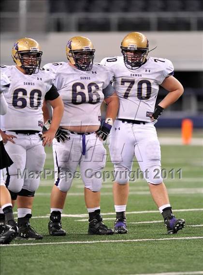 Thumbnail 2 in Martin vs. Midland (5A Division 1 Region 1 bi-district) photogallery.