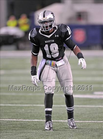 Thumbnail 3 in Martin vs. Midland (5A Division 1 Region 1 bi-district) photogallery.