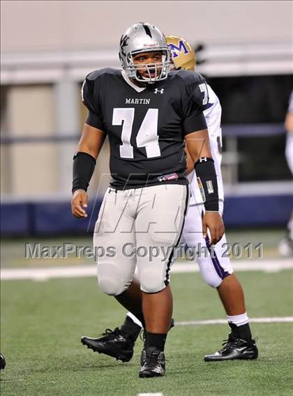 Thumbnail 3 in Martin vs. Midland (5A Division 1 Region 1 bi-district) photogallery.