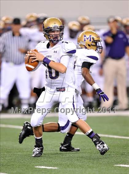 Thumbnail 3 in Martin vs. Midland (5A Division 1 Region 1 bi-district) photogallery.