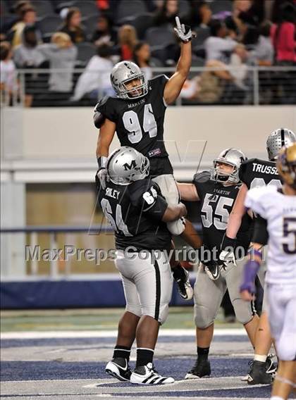 Thumbnail 3 in Martin vs. Midland (5A Division 1 Region 1 bi-district) photogallery.