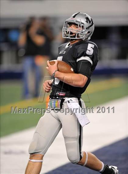 Thumbnail 2 in Martin vs. Midland (5A Division 1 Region 1 bi-district) photogallery.