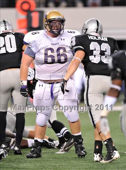 Thumbnail 3 in Martin vs. Midland (5A Division 1 Region 1 bi-district) photogallery.