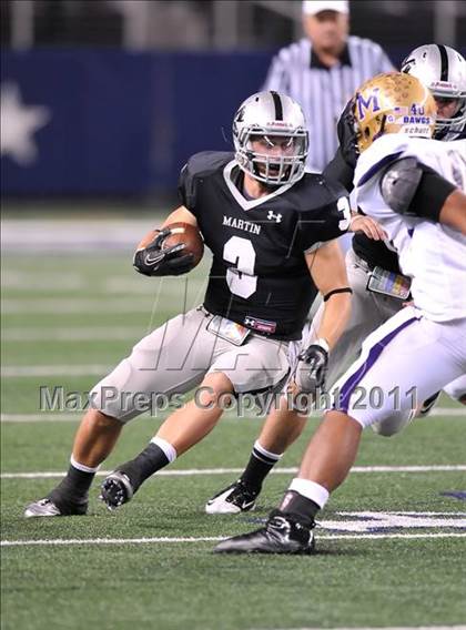 Thumbnail 1 in Martin vs. Midland (5A Division 1 Region 1 bi-district) photogallery.