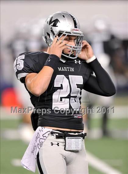 Thumbnail 3 in Martin vs. Midland (5A Division 1 Region 1 bi-district) photogallery.