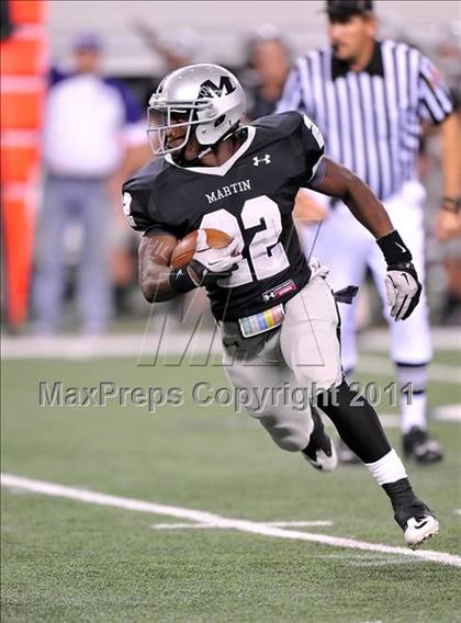 Thumbnail 1 in Martin vs. Midland (5A Division 1 Region 1 bi-district) photogallery.