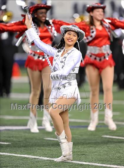 Thumbnail 1 in Martin vs. Midland (5A Division 1 Region 1 bi-district) photogallery.